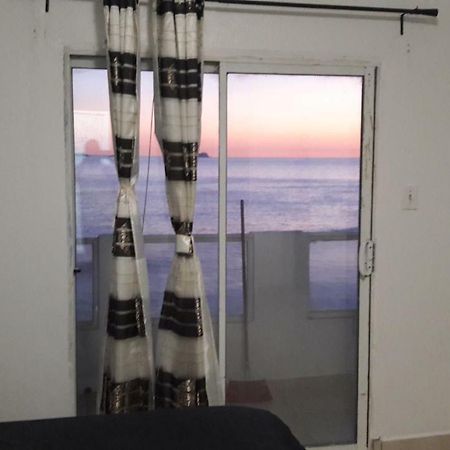 Ocean Front Apartment. San Antonio del Mar Ngoại thất bức ảnh