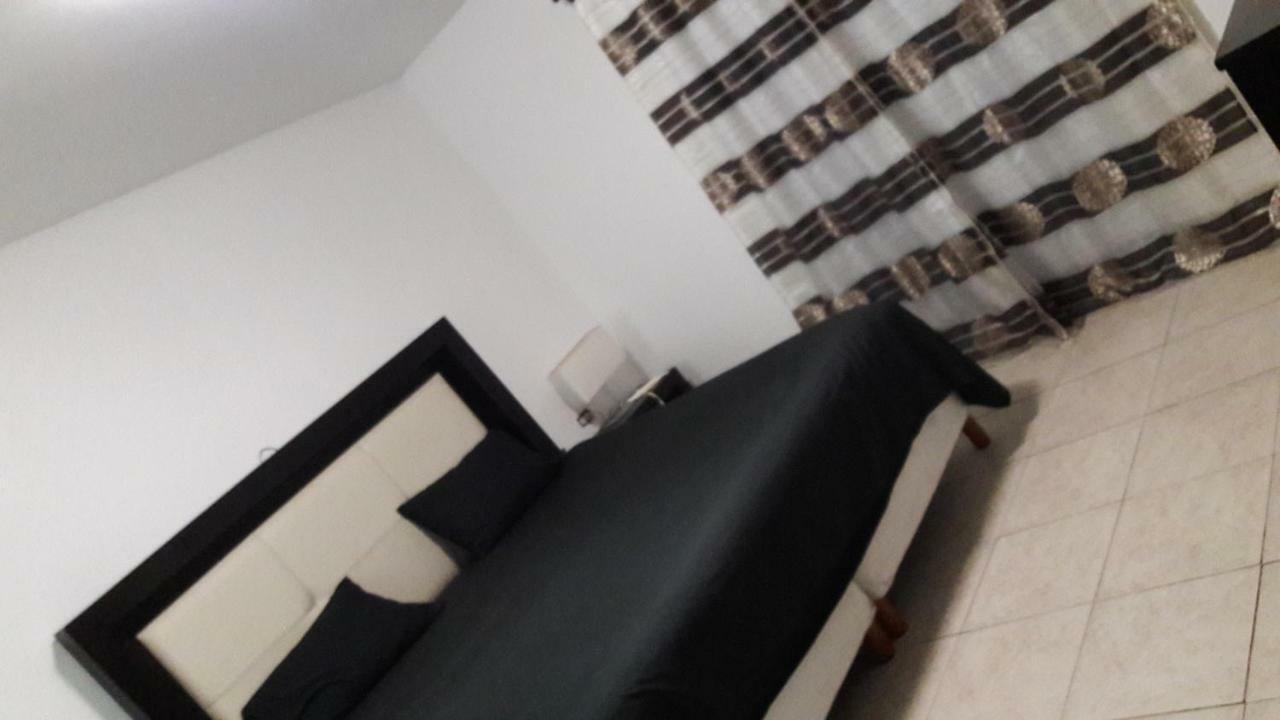 Ocean Front Apartment. San Antonio del Mar Ngoại thất bức ảnh