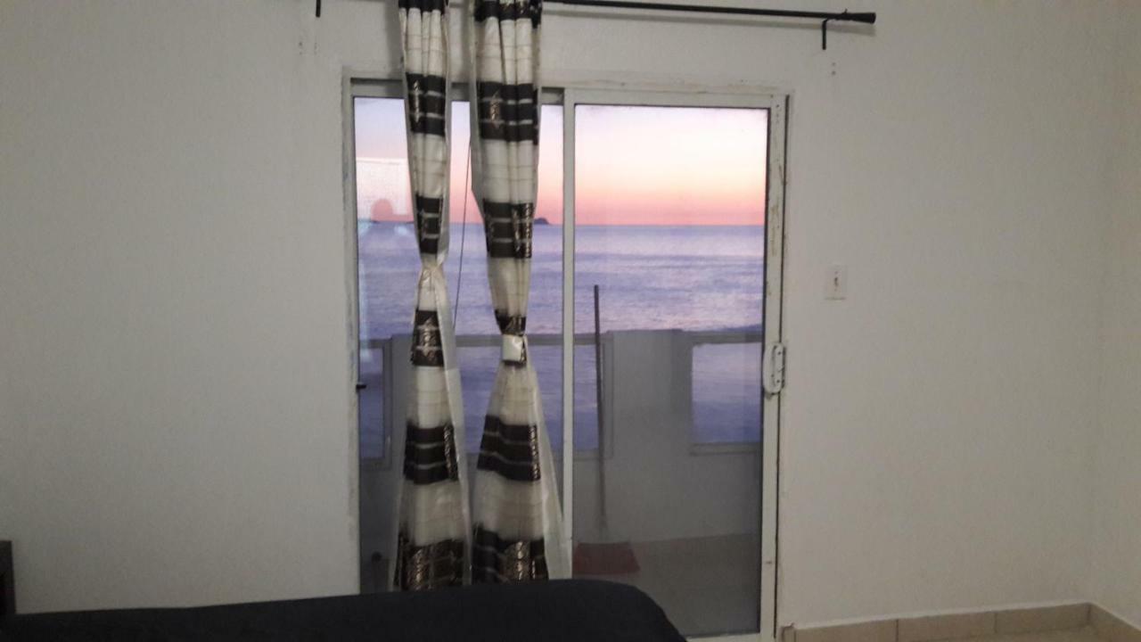Ocean Front Apartment. San Antonio del Mar Ngoại thất bức ảnh